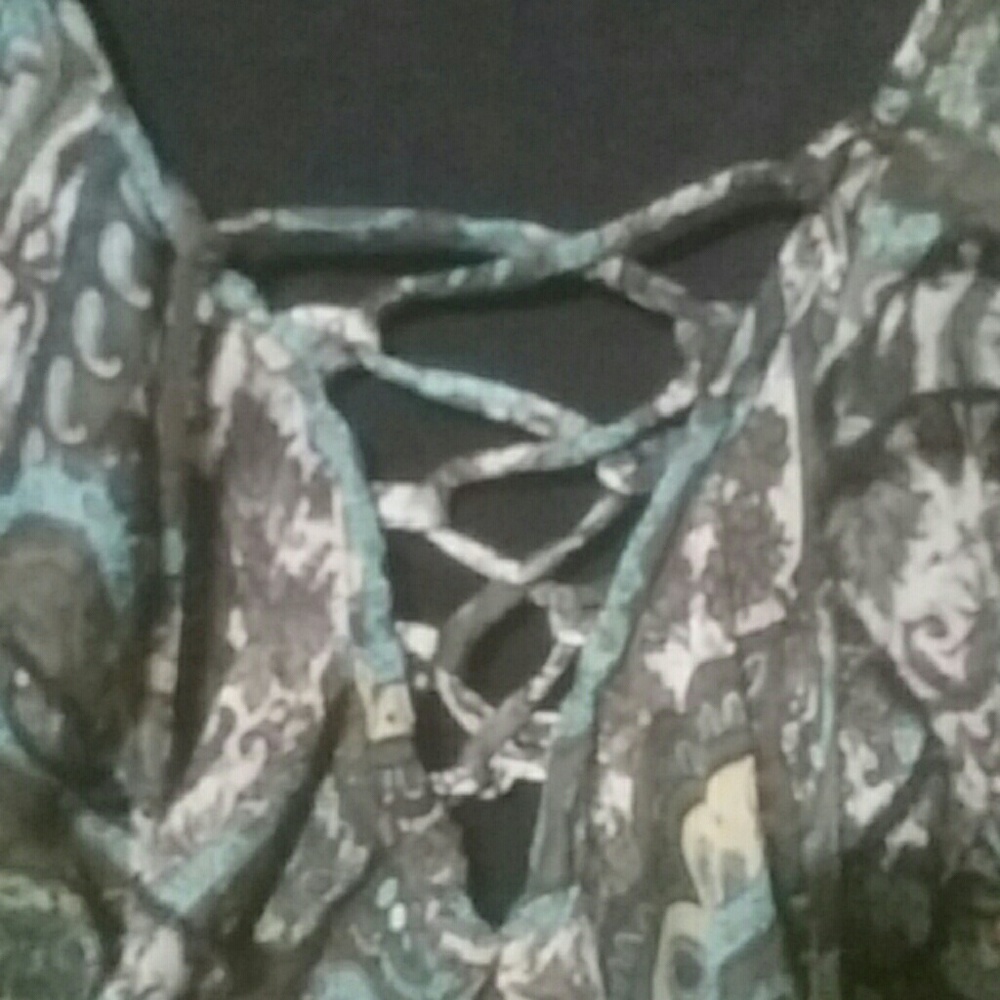 Ruffled blouse - Picture 3 of 5